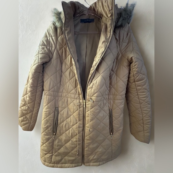 The Limited Jackets & Blazers - The Limited Quilted Hooded Coat with Faux Fur Trim – Taupe, Size M – Chic & Cozy